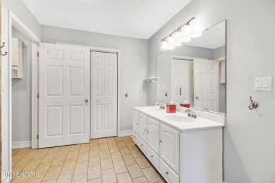 Check out this split bedroom ranch home on a small quiet on Heatherhurst Golf Course in Tennessee - for sale on GolfHomes.com, golf home, golf lot