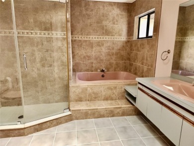 One or more photo(s) has been virtually staged. Welcome to your on Northdale Golf and Tennis Club in Florida - for sale on GolfHomes.com, golf home, golf lot