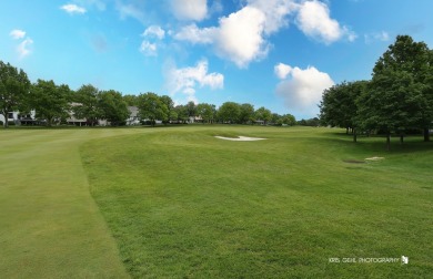 Check out the 3D virtual tour and photos to experience this on Stonebridge Country Club in Illinois - for sale on GolfHomes.com, golf home, golf lot