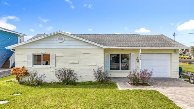 2/2 Waterfront Cottage Paradise for Boating & Fishing on Sea Pines Golf Club in Florida - for sale on GolfHomes.com, golf home, golf lot