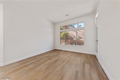 This charming single-story, 2-bedroom home with a den and 2 on Highland Falls Golf Club in Nevada - for sale on GolfHomes.com, golf home, golf lot