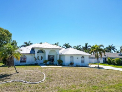 WALK OR RIDE TO YOUR FIRST TEE. Endless Potential in a Desirable on Palmetto-Pine Country Club in Florida - for sale on GolfHomes.com, golf home, golf lot