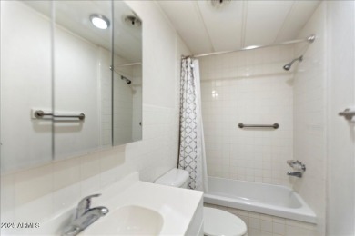 Charming 3-bedroom, 2-bath home located in the highly on Sun Lakes Country Club in Arizona - for sale on GolfHomes.com, golf home, golf lot
