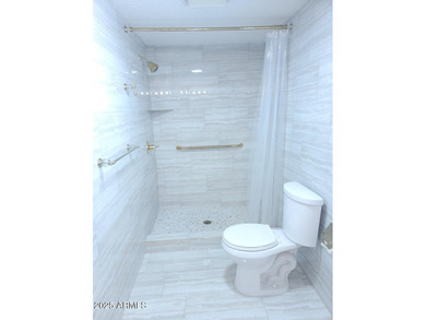 This is a lovely 3 bedroom 2 bath home. Open floorplan with on 3 Parks Fairways in Arizona - for sale on GolfHomes.com, golf home, golf lot