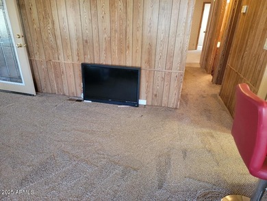 This is a lovely 3 bedroom 2 bath home. Open floorplan with on 3 Parks Fairways in Arizona - for sale on GolfHomes.com, golf home, golf lot