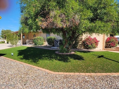 This is a lovely 3 bedroom 2 bath home. Open floorplan with on 3 Parks Fairways in Arizona - for sale on GolfHomes.com, golf home, golf lot