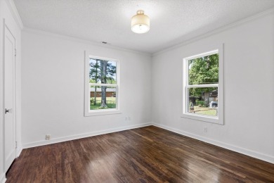 Welcome to this charming 2 bedroom, 1 bathroom southern cottage on Brainerd Golf Course in Tennessee - for sale on GolfHomes.com, golf home, golf lot