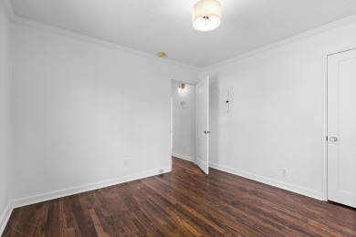 Welcome to this charming 2 bedroom, 1 bathroom southern cottage on Brainerd Golf Course in Tennessee - for sale on GolfHomes.com, golf home, golf lot