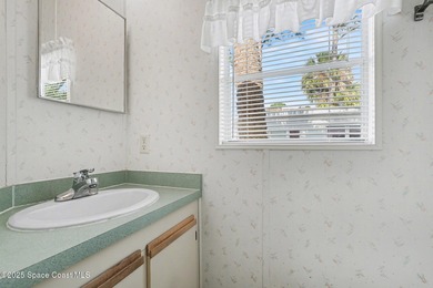 Charming 2-bedroom, 1.5-bath park model home located in the on The Great Outdoors Golf and Country Club in Florida - for sale on GolfHomes.com, golf home, golf lot