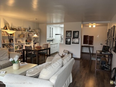 Discover this charming one-bedroom, one-bathroom apartment with on Silver Lake Golf Course in New York - for sale on GolfHomes.com, golf home, golf lot