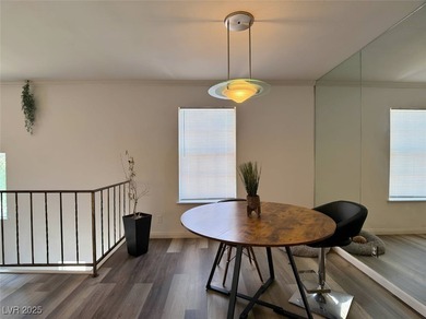 Newly renovated townhome with attached garage - Las Vegas Strip on Las Vegas Country Club in Nevada - for sale on GolfHomes.com, golf home, golf lot