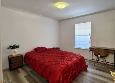 Newly renovated townhome with attached garage - Las Vegas Strip on Las Vegas Country Club in Nevada - for sale on GolfHomes.com, golf home, golf lot