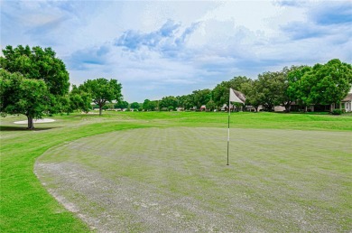 This home is Move-in Ready!  No work needed.   NEW ROOF IN 2023! on Sandpiper Golf Club in Florida - for sale on GolfHomes.com, golf home, golf lot