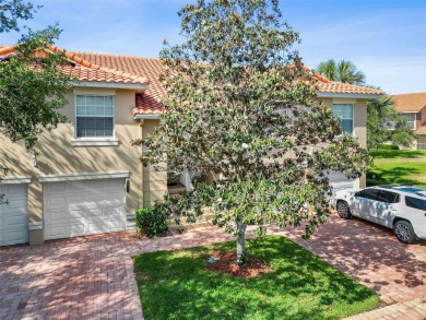 Waterfront condo--what more do we need to say? All of Lakeside on Miona Lake Golf Club in Florida - for sale on GolfHomes.com, golf home, golf lot