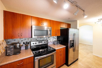 Rare find in Linkside at Gator Trace! Stunning 3-bedroom, 2.5 on Gator Trace Golf and Country Club in Florida - for sale on GolfHomes.com, golf home, golf lot