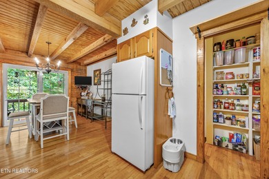 A Light-Filled Log Home in the Heart of Tennessee's Golf on Heatherhurst Golf Course in Tennessee - for sale on GolfHomes.com, golf home, golf lot