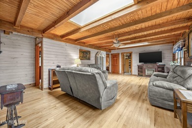 A Light-Filled Log Home in the Heart of Tennessee's Golf on Heatherhurst Golf Course in Tennessee - for sale on GolfHomes.com, golf home, golf lot