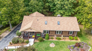 A Light-Filled Log Home in the Heart of Tennessee's Golf on Heatherhurst Golf Course in Tennessee - for sale on GolfHomes.com, golf home, golf lot