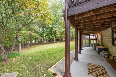 A Light-Filled Log Home in the Heart of Tennessee's Golf on Heatherhurst Golf Course in Tennessee - for sale on GolfHomes.com, golf home, golf lot