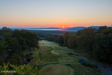 A Light-Filled Log Home in the Heart of Tennessee's Golf on Heatherhurst Golf Course in Tennessee - for sale on GolfHomes.com, golf home, golf lot