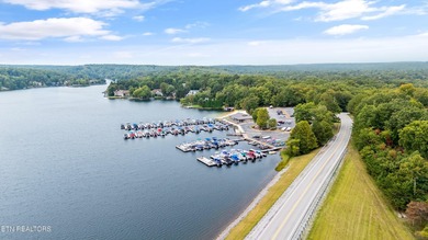 A Light-Filled Log Home in the Heart of Tennessee's Golf on Heatherhurst Golf Course in Tennessee - for sale on GolfHomes.com, golf home, golf lot