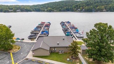 A Light-Filled Log Home in the Heart of Tennessee's Golf on Heatherhurst Golf Course in Tennessee - for sale on GolfHomes.com, golf home, golf lot
