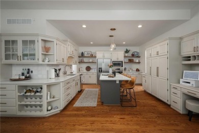 Beautifully maintained and move-in ready, this spacious on Lakewood Oaks Golf Club, Ltd. in Missouri - for sale on GolfHomes.com, golf home, golf lot