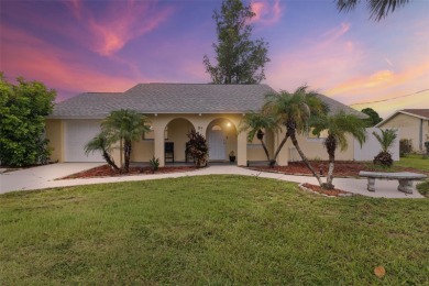 Welcome to your home!  This 2 Bedroom 2 Bath home backs up to a on Venice East Golf Club in Florida - for sale on GolfHomes.com, golf home, golf lot