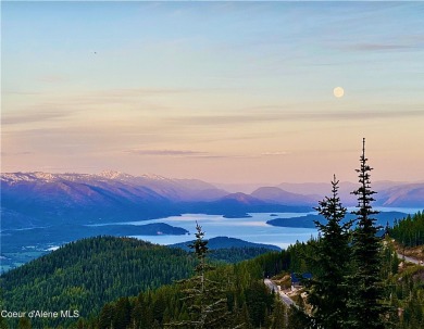 Just moments from Downtown Sandpoint, at the end of the on Sandpoint Elks Golf Course in Idaho - for sale on GolfHomes.com, golf home, golf lot