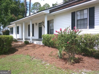 Welcome to Lake Park GA - home to this GREAT 3 bedroom 2 bath on Francis Lake Golf Club in Georgia - for sale on GolfHomes.com, golf home, golf lot