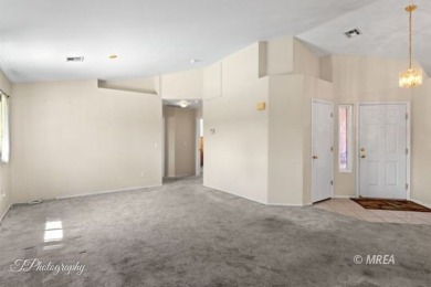 Welcome to this quaint 2-bedroom home with great curb appeal out on Coyote Willows Golf Club in Nevada - for sale on GolfHomes.com, golf home, golf lot