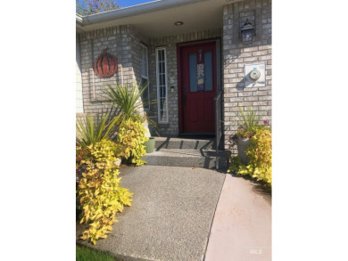 BEAUTIFUL, UPDATED, 1,848 sf CONDO on the Lewiston Golf and on Lewiston Golf and Country Club in Idaho - for sale on GolfHomes.com, golf home, golf lot