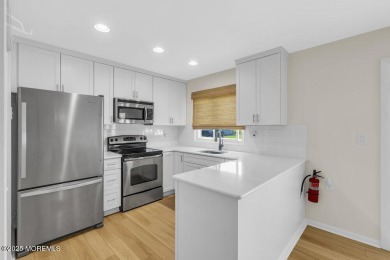 Welcome home to this newly updated Oxford model end unit! The on Leisure Village West Assoc. in New Jersey - for sale on GolfHomes.com, golf home, golf lot