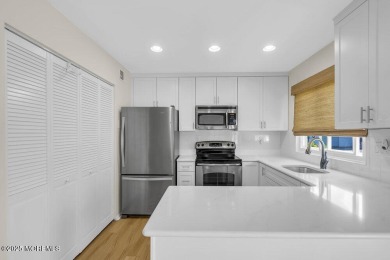Welcome home to this newly updated Oxford model end unit! The on Leisure Village West Assoc. in New Jersey - for sale on GolfHomes.com, golf home, golf lot