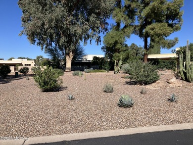 ON THE GOLF COURSE with beautiful views of the greens, lake, and on Omni Tucson National Golf Resort and Spa - Catalina in Arizona - for sale on GolfHomes.com, golf home, golf lot