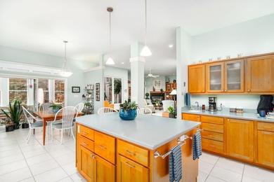 10' & 9' ceilings - sunroom vaulted with trapezoid windows on Cortez Golf Course in Arkansas - for sale on GolfHomes.com, golf home, golf lot