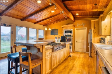 Discover the beauty of this custom built home that overlooks the on John Day Golf Club in Oregon - for sale on GolfHomes.com, golf home, golf lot