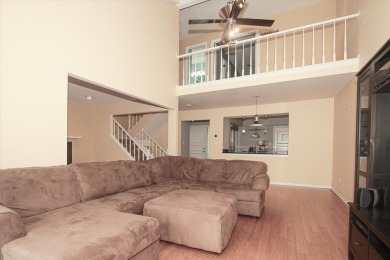 END UNIT, BACKS TO GOLF COURSE! 2 BED, 2.1 BATH TOWNHOME WITH on Palatine Hills Golf Course in Illinois - for sale on GolfHomes.com, golf home, golf lot