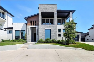 Luxury Lakeview Living in Heath Golf & Yacht Club!
This on Heath Golf and Yacht Club in Texas - for sale on GolfHomes.com, golf home, golf lot