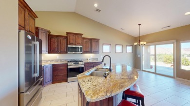 Great home in the over 55 community of Sunriver in the BIRD NEST on Sunriver Golf Club in Utah - for sale on GolfHomes.com, golf home, golf lot