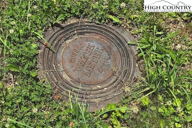 A ~5,000' elevation property at the top of Sugar Mountain in the on Sugar Mountain Golf Course in North Carolina - for sale on GolfHomes.com, golf home, golf lot