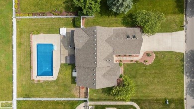 Wow! Super clean, Move in ready, updated split level Located on Carrington Golf Club in Michigan - for sale on GolfHomes.com, golf home, golf lot