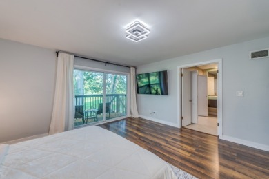 Fully renovated 3 bedroom,2.5 bathroom townhouse with golf on Old Orchard Country Club in Illinois - for sale on GolfHomes.com, golf home, golf lot