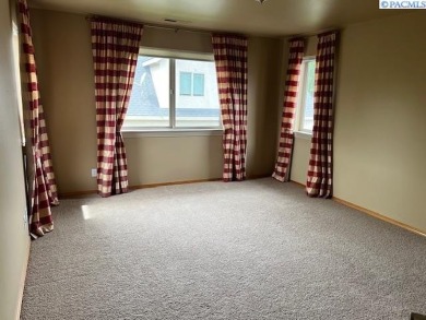 Beautiful Canyon Lakes Condo overlooking #9 Green and Fairway at on Canyon Lakes Golf Course in Washington - for sale on GolfHomes.com, golf home, golf lot