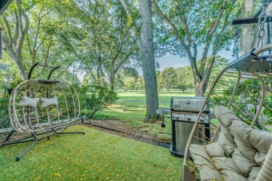 Fully renovated 3 bedroom,2.5 bathroom townhouse with golf on Old Orchard Country Club in Illinois - for sale on GolfHomes.com, golf home, golf lot
