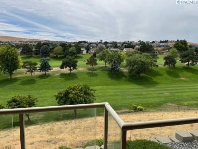 Beautiful Canyon Lakes Condo overlooking #9 Green and Fairway at on Canyon Lakes Golf Course in Washington - for sale on GolfHomes.com, golf home, golf lot