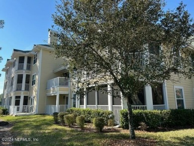 This fantastic 4 bedroom, 4 bathroom modern condo with a garage on Slammer and Squire Golf Course in Florida - for sale on GolfHomes.com, golf home, golf lot