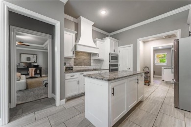 Enjoy the best of Bella Vista with this home conveniently on Bella Vista - Metfield Golf Complex and Country Club in Arkansas - for sale on GolfHomes.com, golf home, golf lot