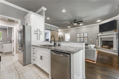 Enjoy the best of Bella Vista with this home conveniently on Bella Vista - Metfield Golf Complex and Country Club in Arkansas - for sale on GolfHomes.com, golf home, golf lot