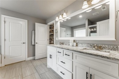 Enjoy the best of Bella Vista with this home conveniently on Bella Vista - Metfield Golf Complex and Country Club in Arkansas - for sale on GolfHomes.com, golf home, golf lot